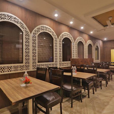 Hotel Janki Inn Sigra 2 Km From Kashi Vishwanath Dham Varanasi Ngoại thất bức ảnh
