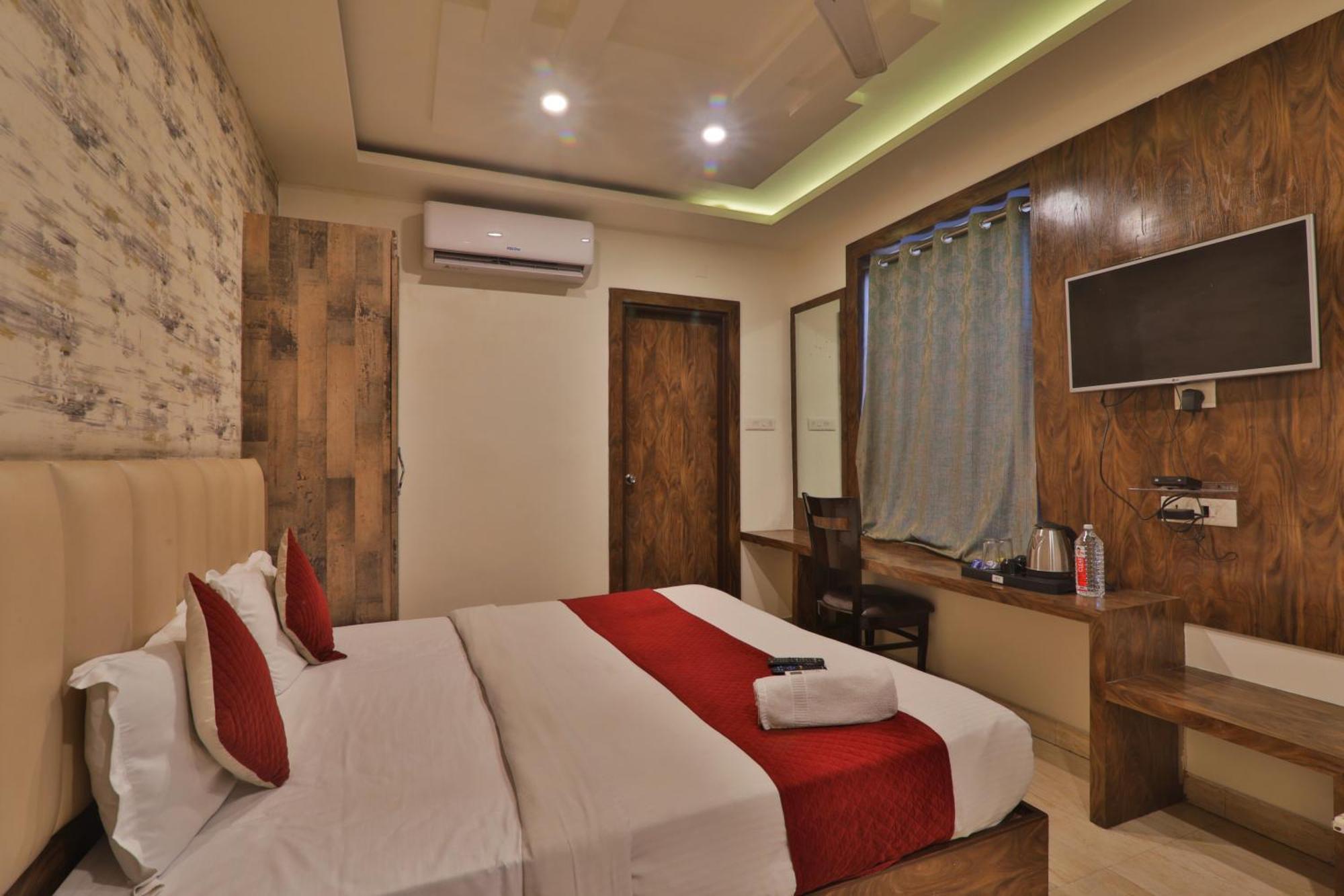 Hotel Janki Inn Sigra 2 Km From Kashi Vishwanath Dham Varanasi Ngoại thất bức ảnh