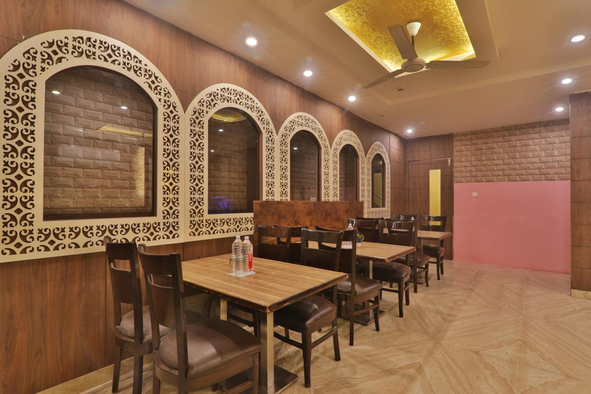 Hotel Janki Inn Sigra 2 Km From Kashi Vishwanath Dham Varanasi Ngoại thất bức ảnh