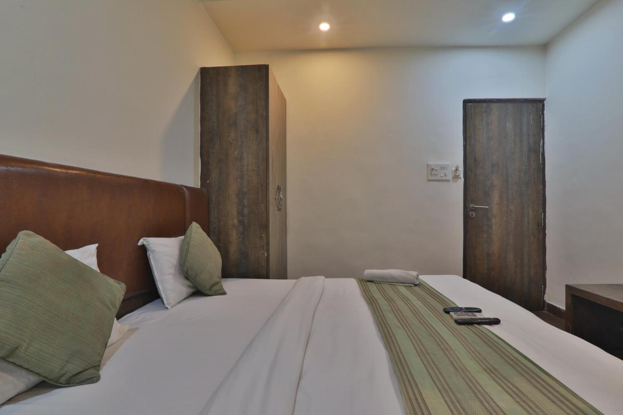 Hotel Janki Inn Sigra 2 Km From Kashi Vishwanath Dham Varanasi Ngoại thất bức ảnh