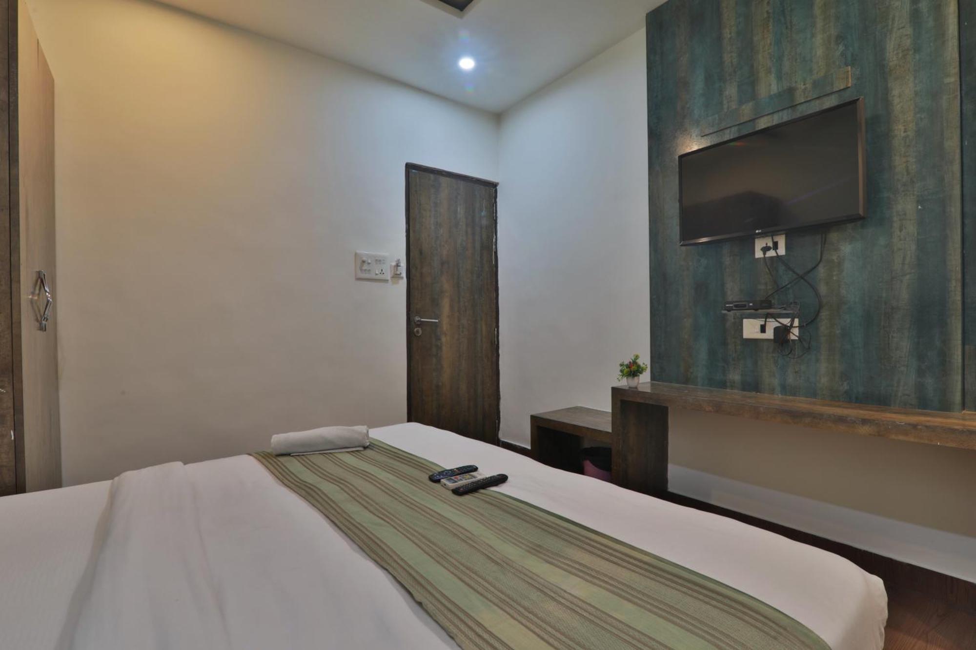 Hotel Janki Inn Sigra 2 Km From Kashi Vishwanath Dham Varanasi Ngoại thất bức ảnh
